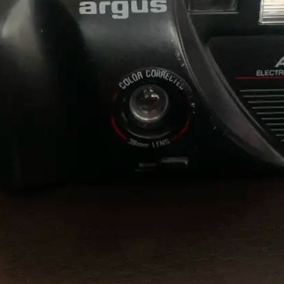 Vintage Argus AR3500 Black Autowind Film Camera - Picture 4 of 4